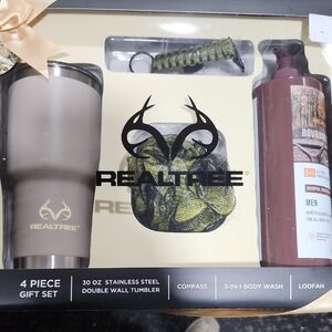 Realtree 4-Piece Gift Set with Black and Gold Accents